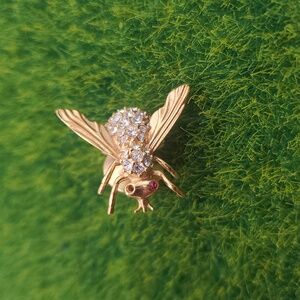 Krementz Missing One Stone Collectible Fly Pin  B447